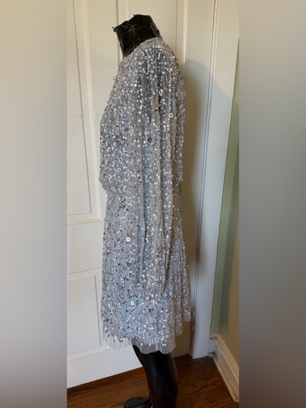 Adrianna Papell Silver Sequin Long-Sleeve Beaded A-Line Cocktail Dress - Size 6 - Picture 5 of 13
